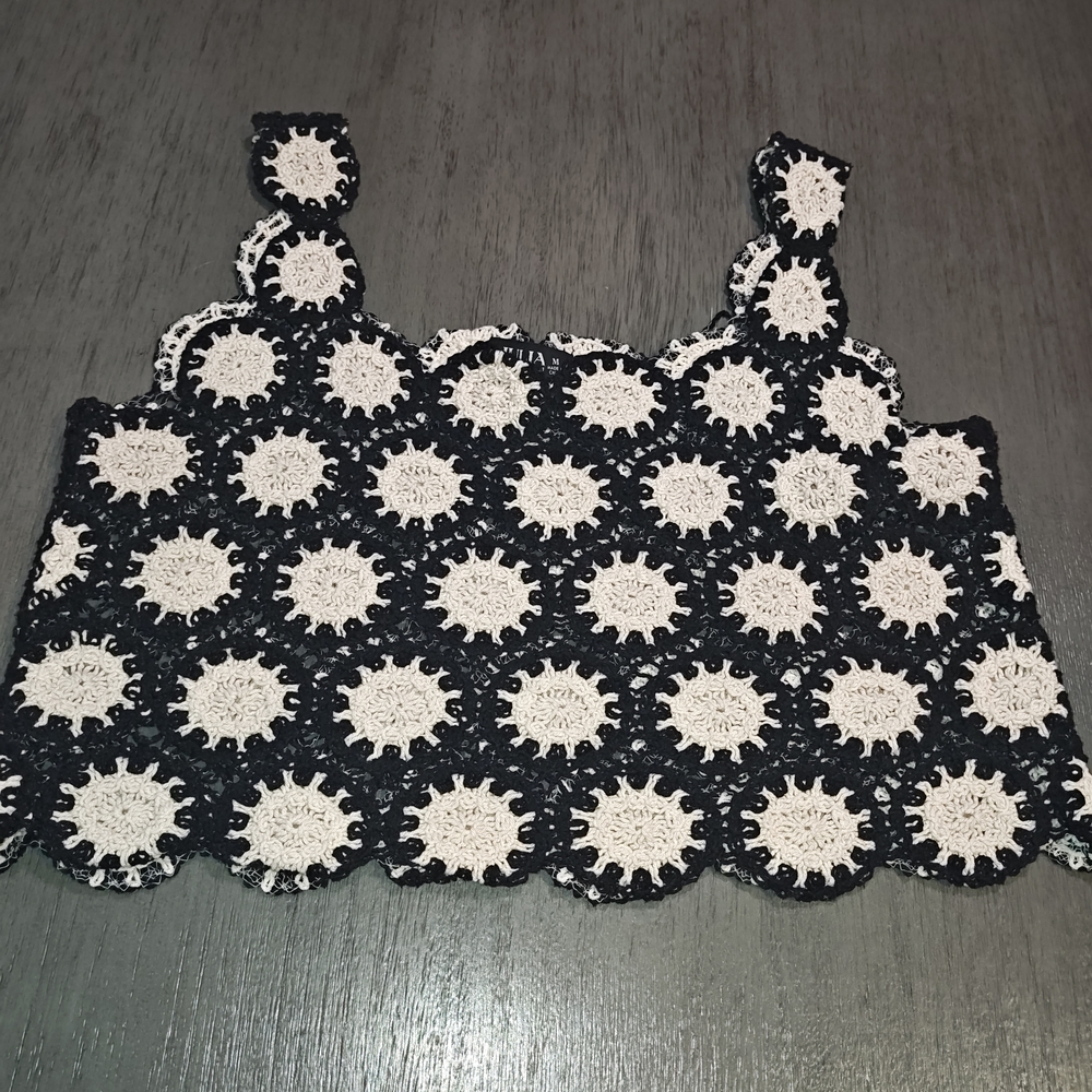 Julia By Love J  Woman's crochet CropTop Off White With Black,Size Medium